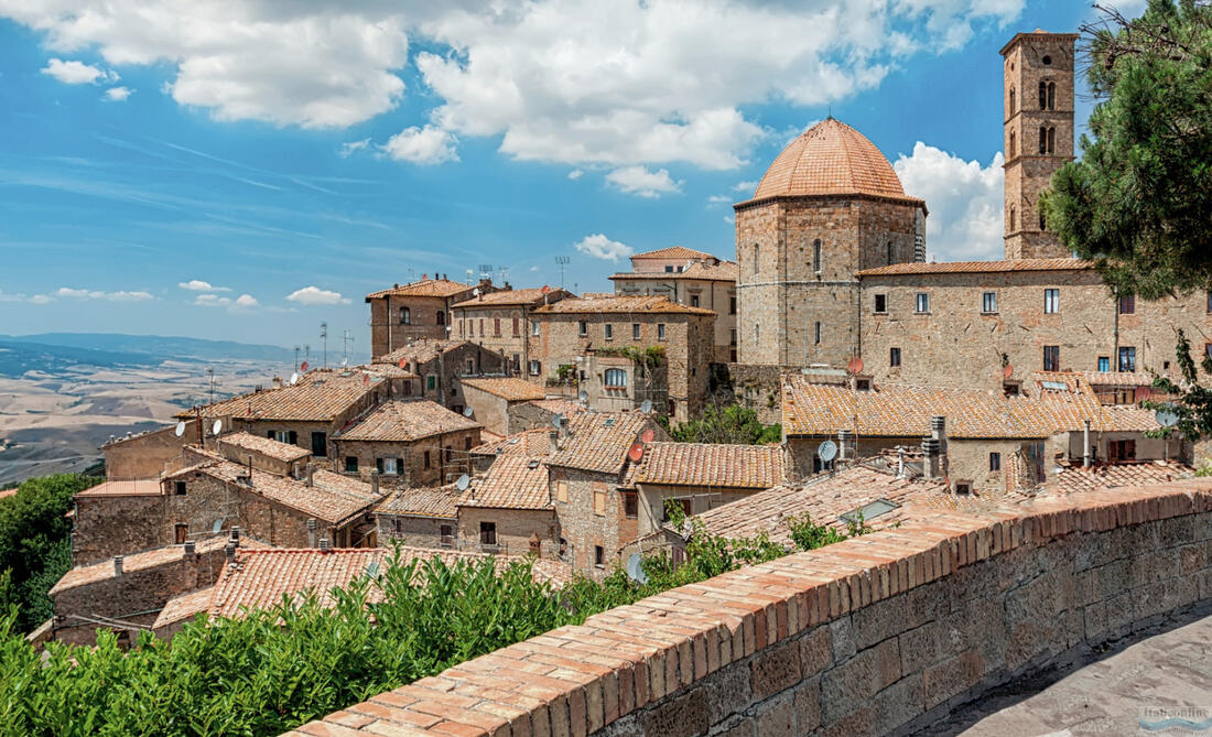 Volterra - vyhliadka z Piazza Martiri della Libertà