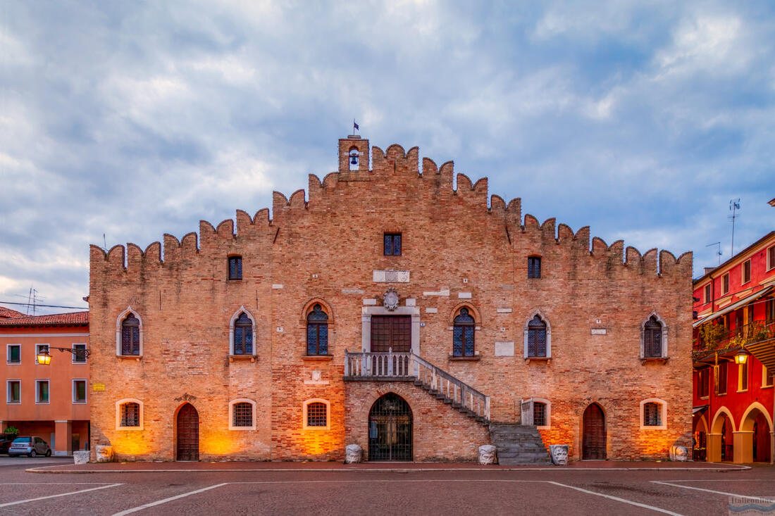 Priečelie radnice v Portogruaro z 13 storočia