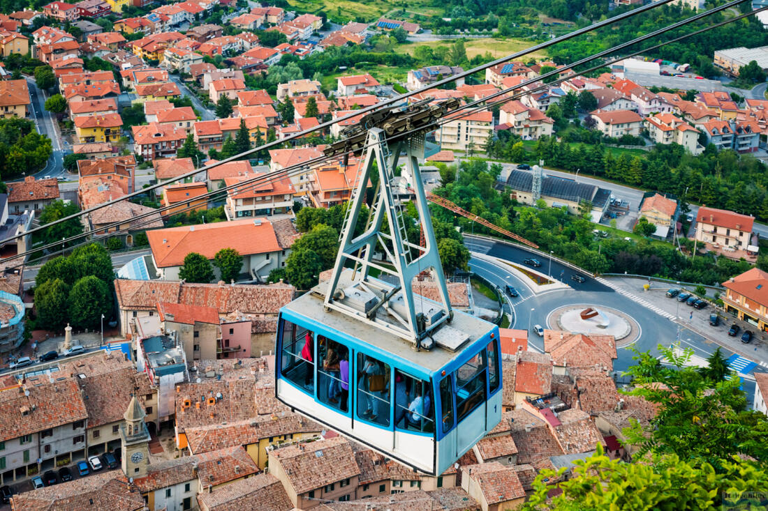 San Marino - lanovka vedúca na Monte Titano