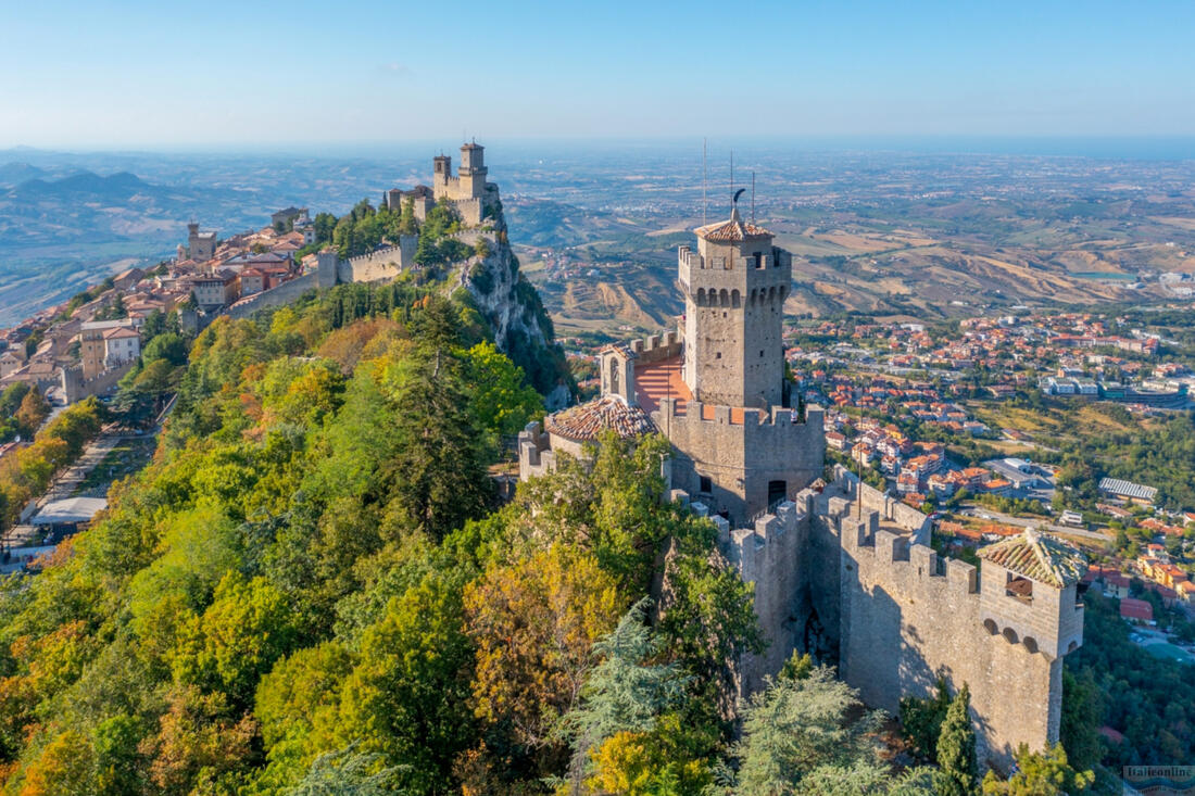 Dve z troch veží San Marína - Torre Guaita a Torre Cesta