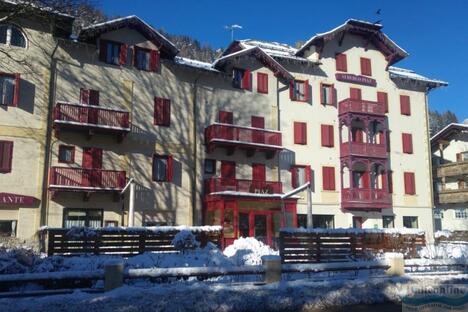 Hotel Piaz Sèn Jan di Fassa